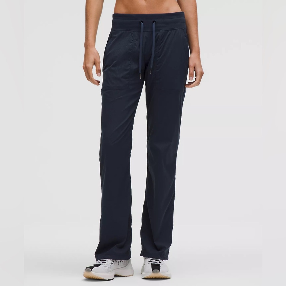 Lululemon - Dance Studio Mid-Rise Pant
Regular - True Navy